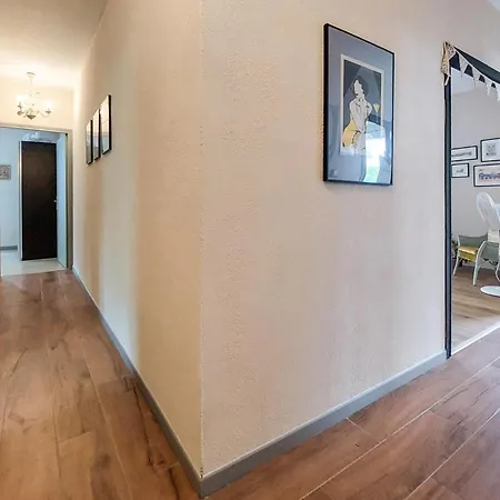 3 Bedroom Gorgeous In Confolens