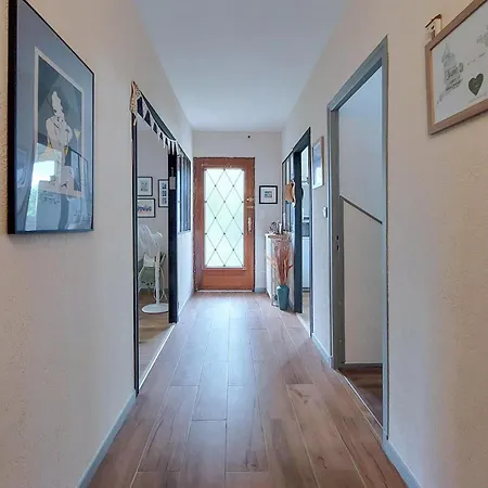 Dom wakacyjny 3 Bedroom In *