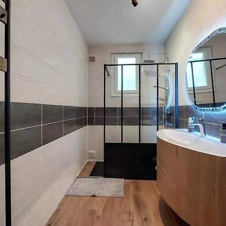 3 Bedroom In * Confolens