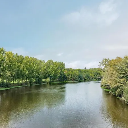 3 Bedroom Gorgeous In * Confolens