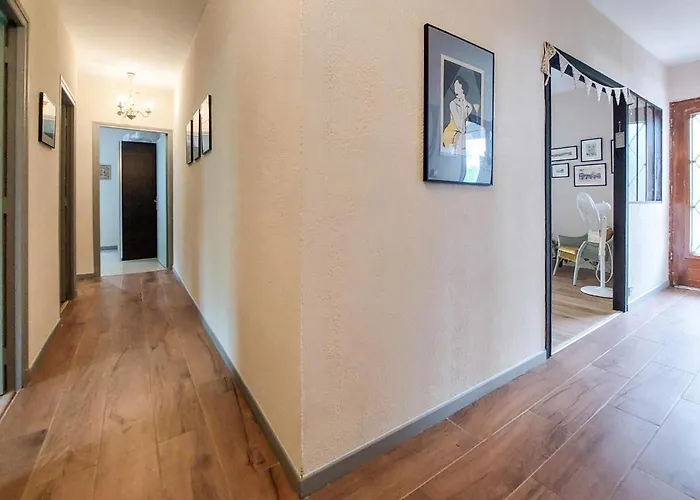 3 Bedroom Gorgeous In Confolens